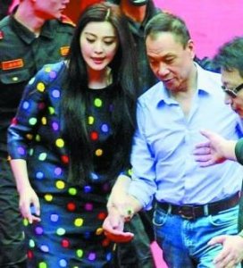 ​王学圻与范冰冰当众牵手 王学圻与范冰冰两人关系成谜