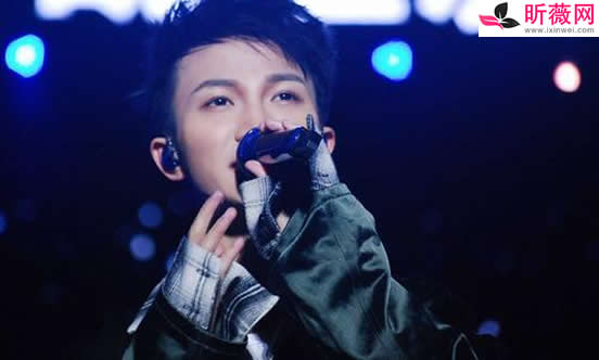 周深个人资料简介及家境 周深女朋友是谁