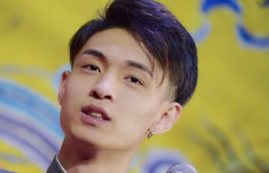 秦霄贤个人资料简介是富二代吗 