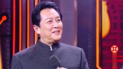 ​唐国强女儿唐莉：母亲自杀身亡让她替母报仇，她却和继母如一家