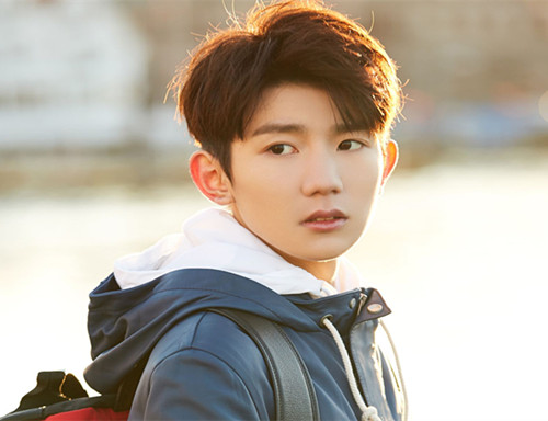 王源下颌骨脱位怎么回事 老毛病牙齿错位硬撑彩排