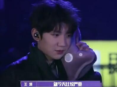 王源下颌骨脱位怎么回事 老毛病牙齿错位硬撑彩排