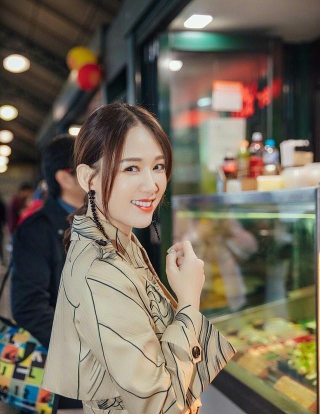 陈乔恩谈澳洲前男友：异地恋见不到面，是恋爱中一个很大的问题