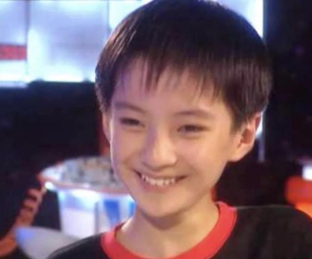 丁凯乐实际身高（丁凯乐正装帅气变成商界精英）(2)