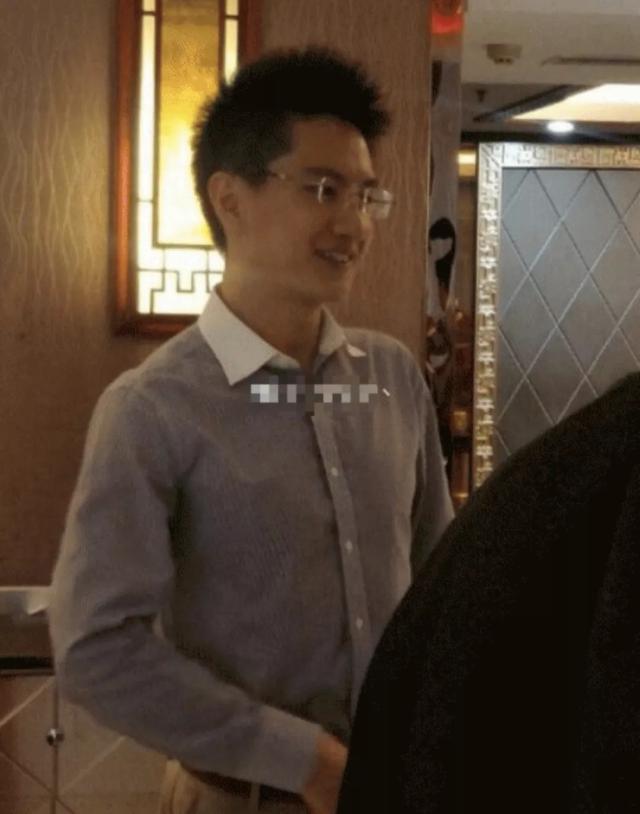 丁凯乐实际身高（丁凯乐正装帅气变成商界精英）(9)