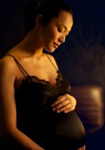 ​这些明星的孕照太美了吧！盘点明星美妈怀孕照，你见过几个？