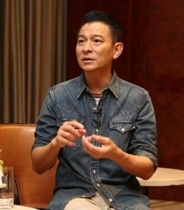 ​刘德华照片(刘德华照片高清壁纸)