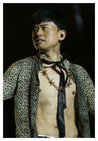 《歌手》排名剧透,张杰为何被全网喷滚出第五季?