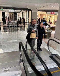 宋丹丹被曝豪门生活内幕！她神秘老公的身份让人震惊！