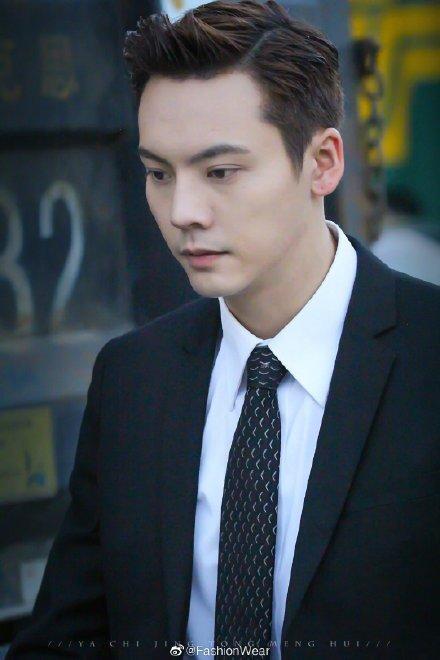 陈伟霆老年妆了解一下?不论什么年纪都是这条gai最帅气的仔