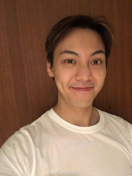 陈伟霆老年妆了解一下?不论什么年纪都是这条gai最帅气的仔