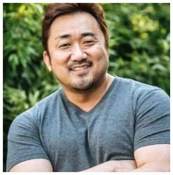 还记得拳头“砂锅大”的马东锡吗？看到他年轻时的模样，彭于晏