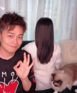 ​《王牌》沈涛妻子曝光：网传系领导之女，实为负责递话筒的工作人员