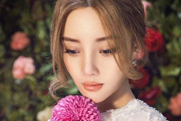 李小璐21秒不雅视频怎么回事 是一位名叫林娜冰的女孩