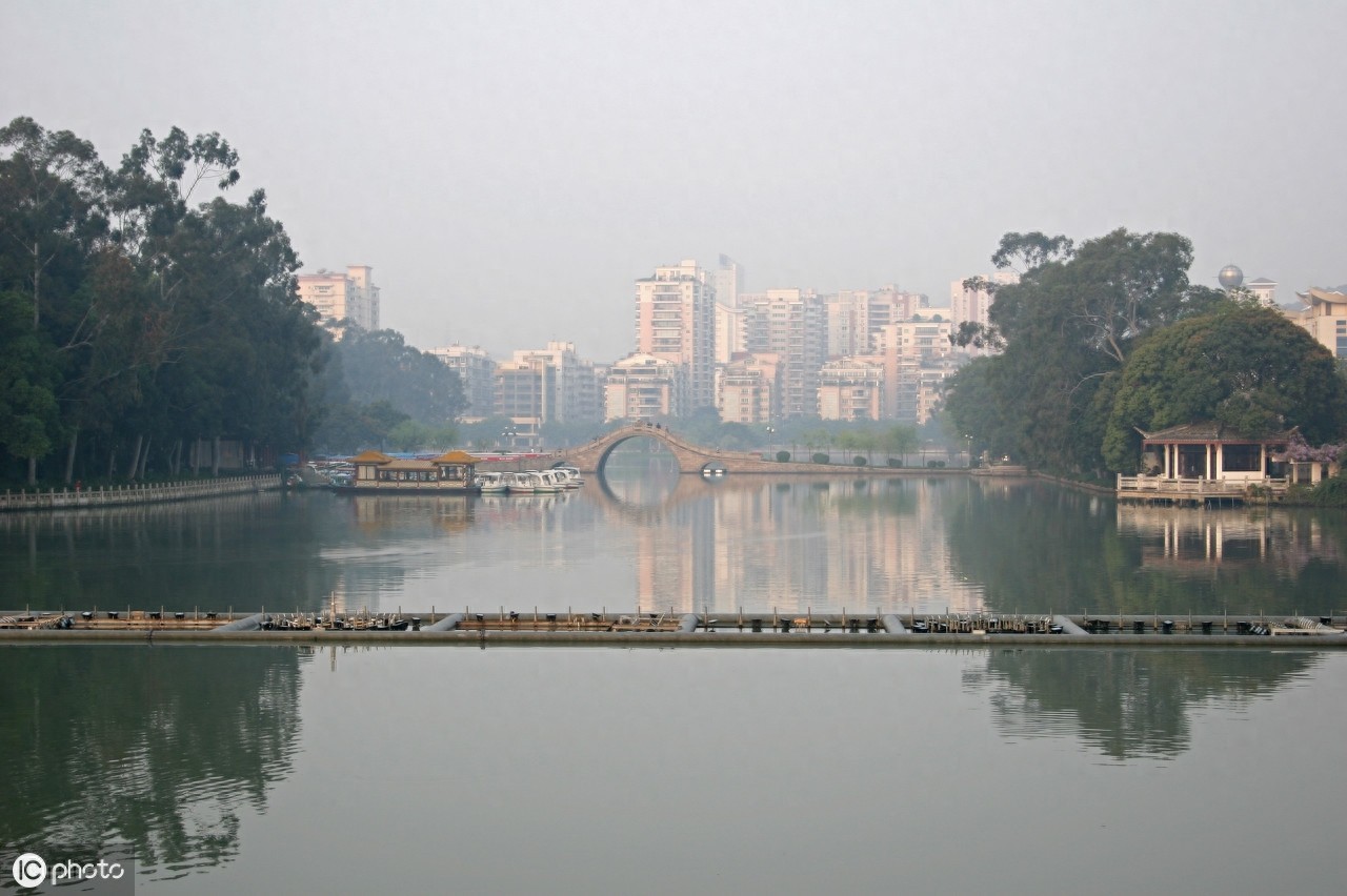 福州西湖公园旅游攻略，是最著名的风景名胜之一