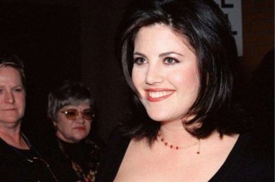 ​“桃色”莱温斯基：拉下总统拉链的实习生，被闺蜜坑惨了的可怜人