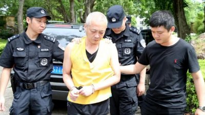 ​海南“土皇帝”黄鸿发：横行30年无人管，被捕后拉109个官员下马