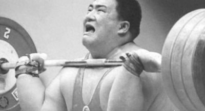 ​亚洲第一大力士：生前夺60多个冠军，33岁去世时家中仅有300元