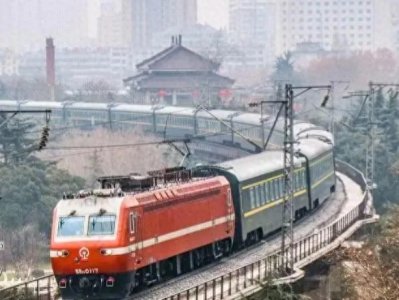 ​Z105次：352元37小时济南直达乌鲁木齐？沿着徐州西安兰州到新疆