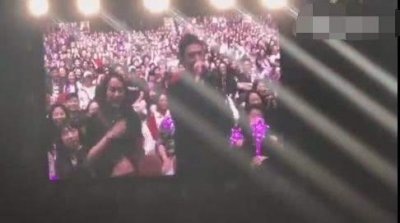 ​男歌迷表白周杰伦 盘点那些被粉丝表白的明星