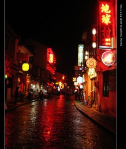 ​山城霓虹VS古都华光：重庆与西安的夜景争霸赛