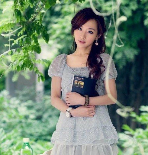 充气娃娃王嘉韵介绍(中韩网络校花大比拼)