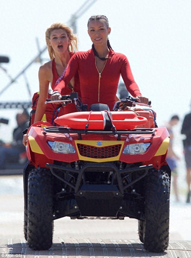 《海岸救生队》拍摄精彩剧透，让你大饱眼福