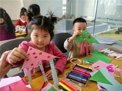 ​践行社会主义核心价值观 | 东岳国际社区：巧手绘纸鸢，文明寄相思