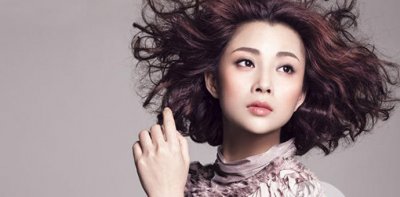 ​殷桃的现任丈夫孙东海 殷桃有过几次婚姻情史揭秘