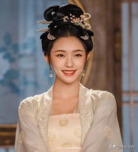 ​出道4年，宋威龙已换3任女友，网友表示但凡花点时间在演技上