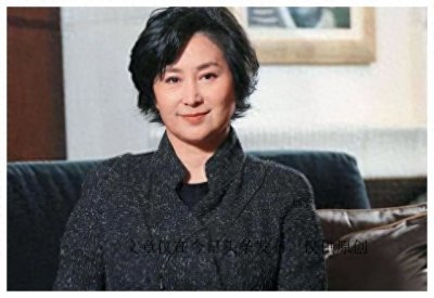​60岁何超琼喜迎第二春？新男友身份不简单，连四太都忍不住讨好