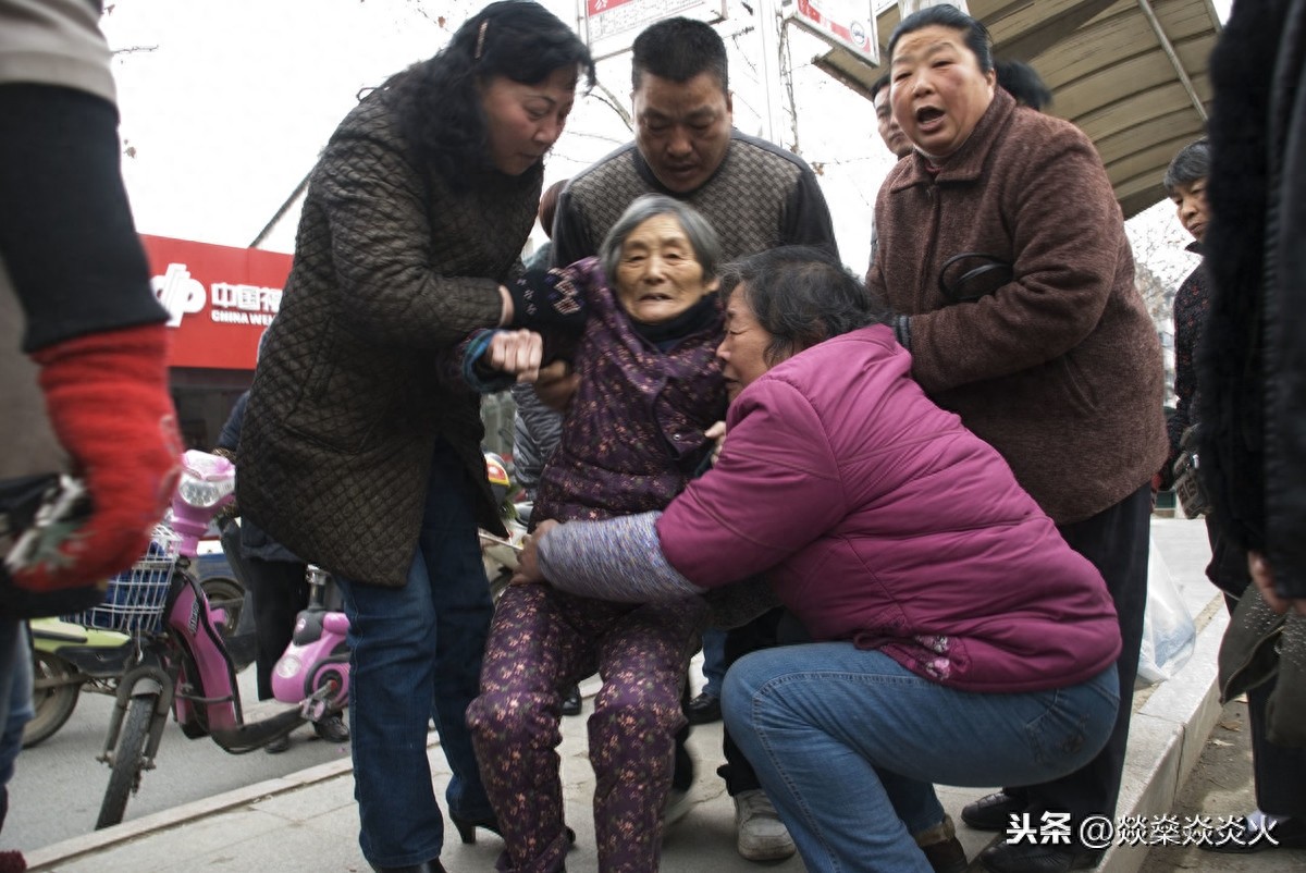 「寻找救人英雄」 感动“十四亿”中国人的标语