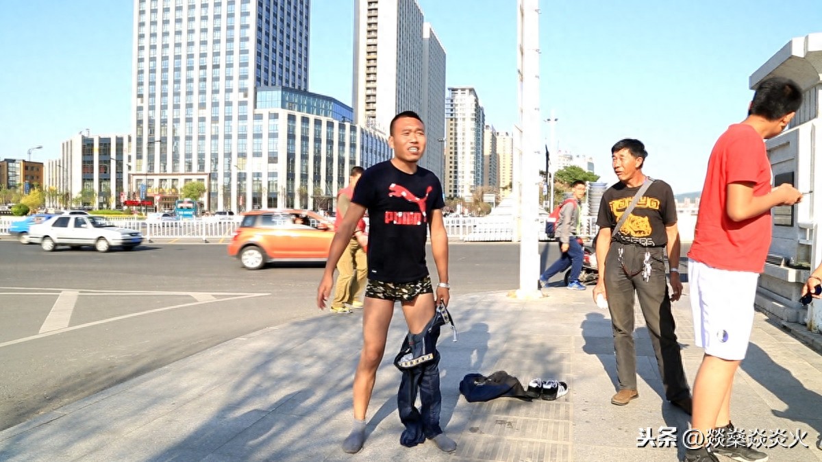 「寻找救人英雄」 感动“十四亿”中国人的标语