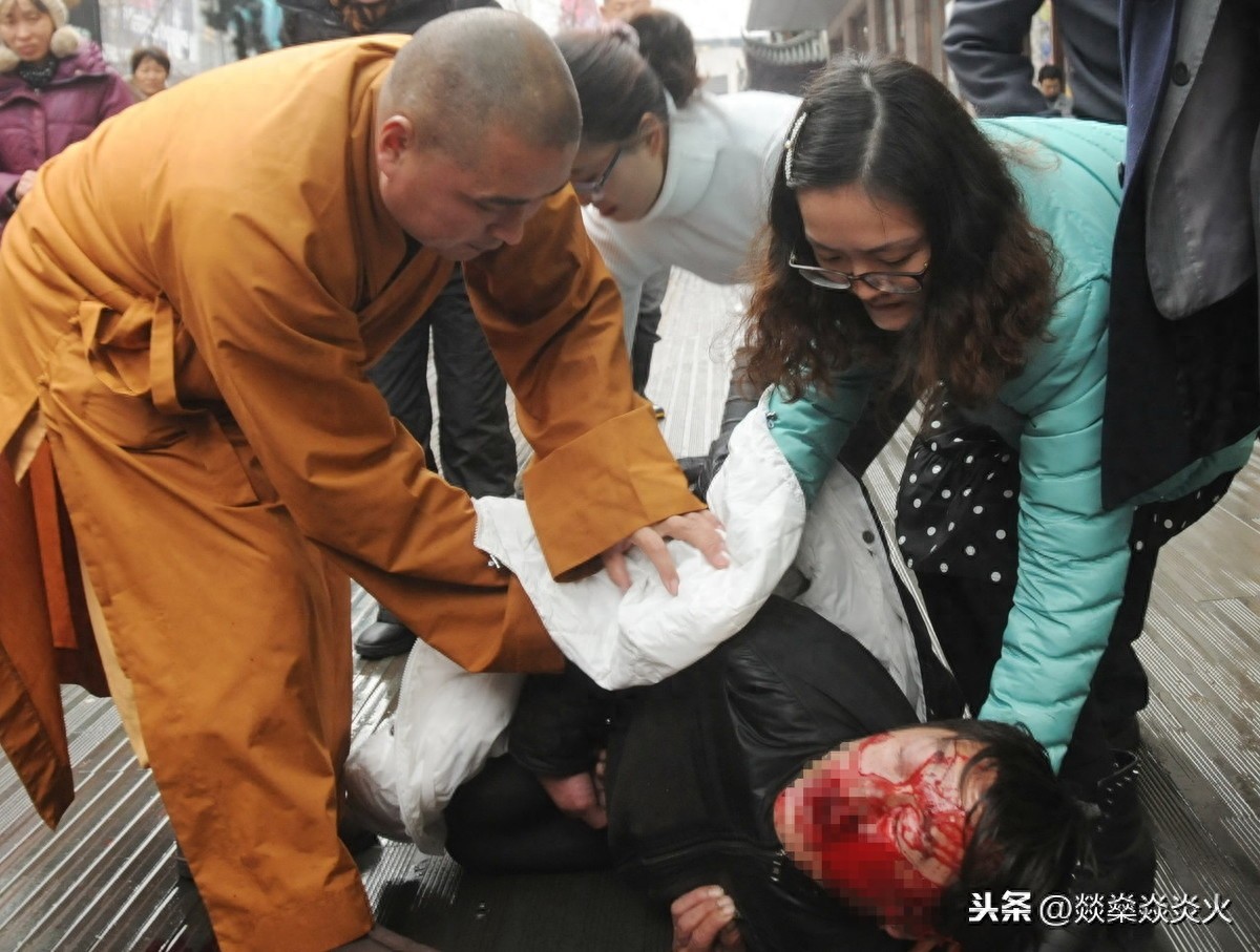 「寻找救人英雄」 感动“十四亿”中国人的标语