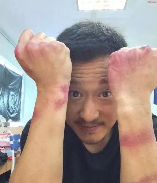 战狼电影中吴京的背后故事(从狼牙到)(19)
